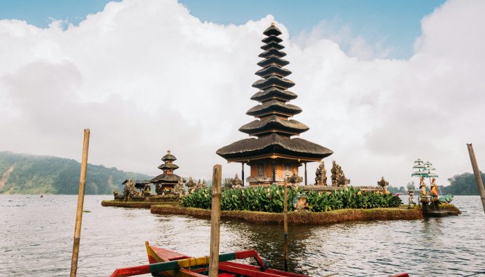 ulundanu beratan lake